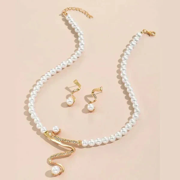 Set collana e orecchini con perle naturali