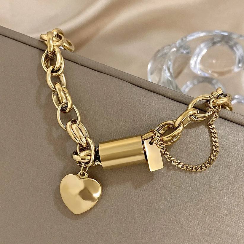 Bracciale spesso a forma di cuore in oro