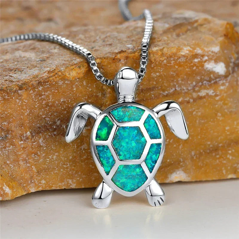 Collana Pendente Tartaruga in Opale di Fuoco Verde Vintage