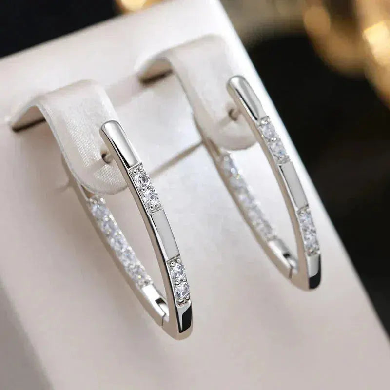 Orecchini sofisticati con pietre di zirconio