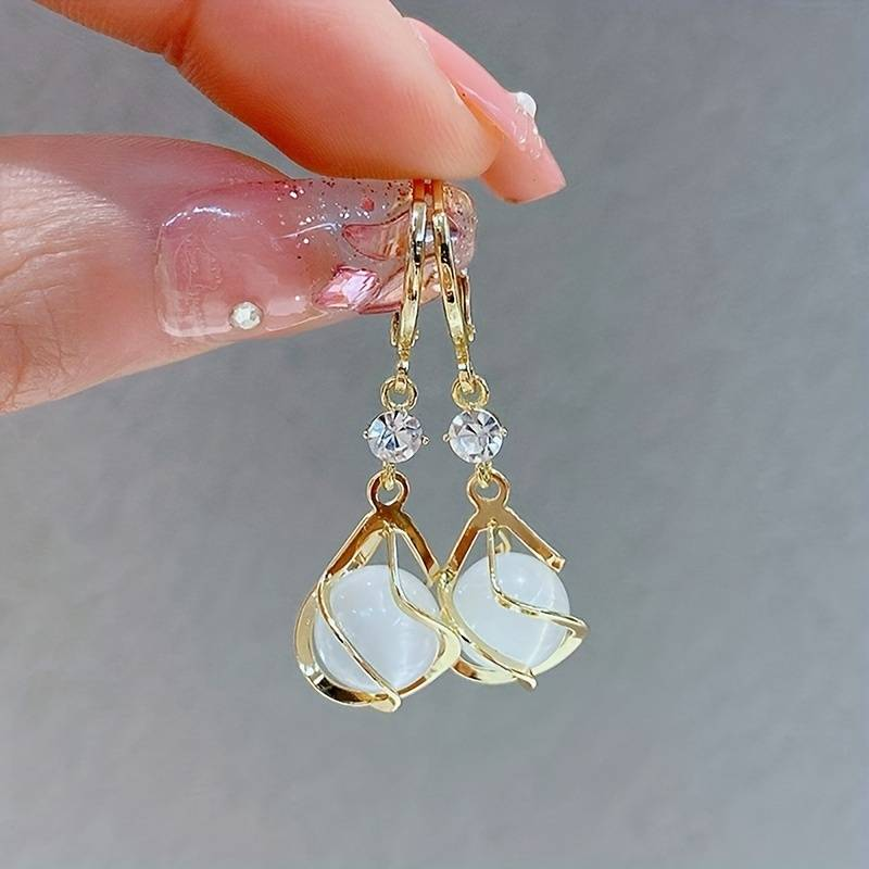 Orecchini Pendenti in Oro con Opale Bianco